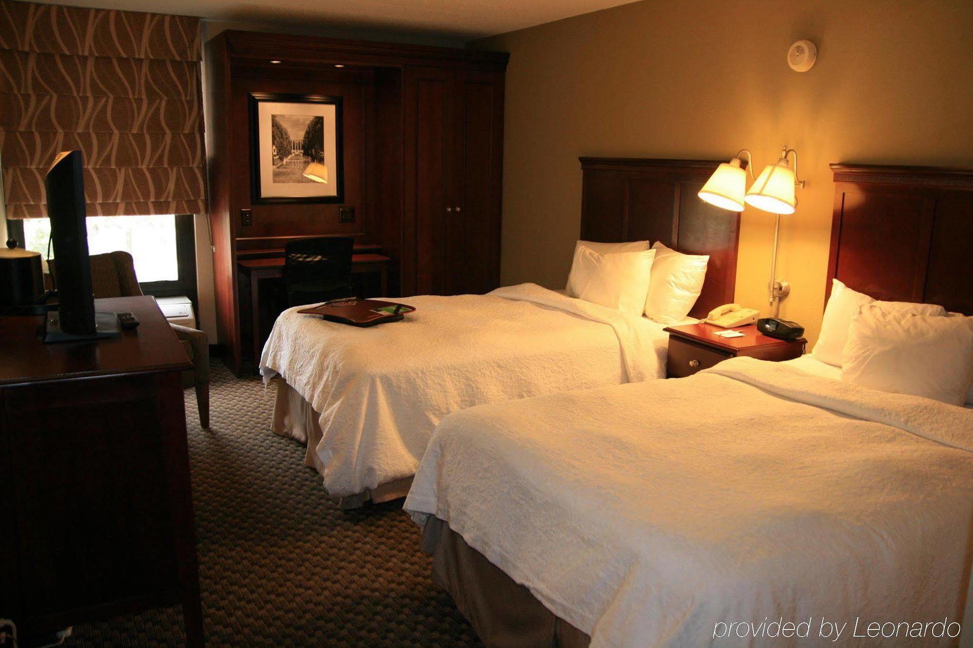 Hampton Detroit South Troy Hotel 4*